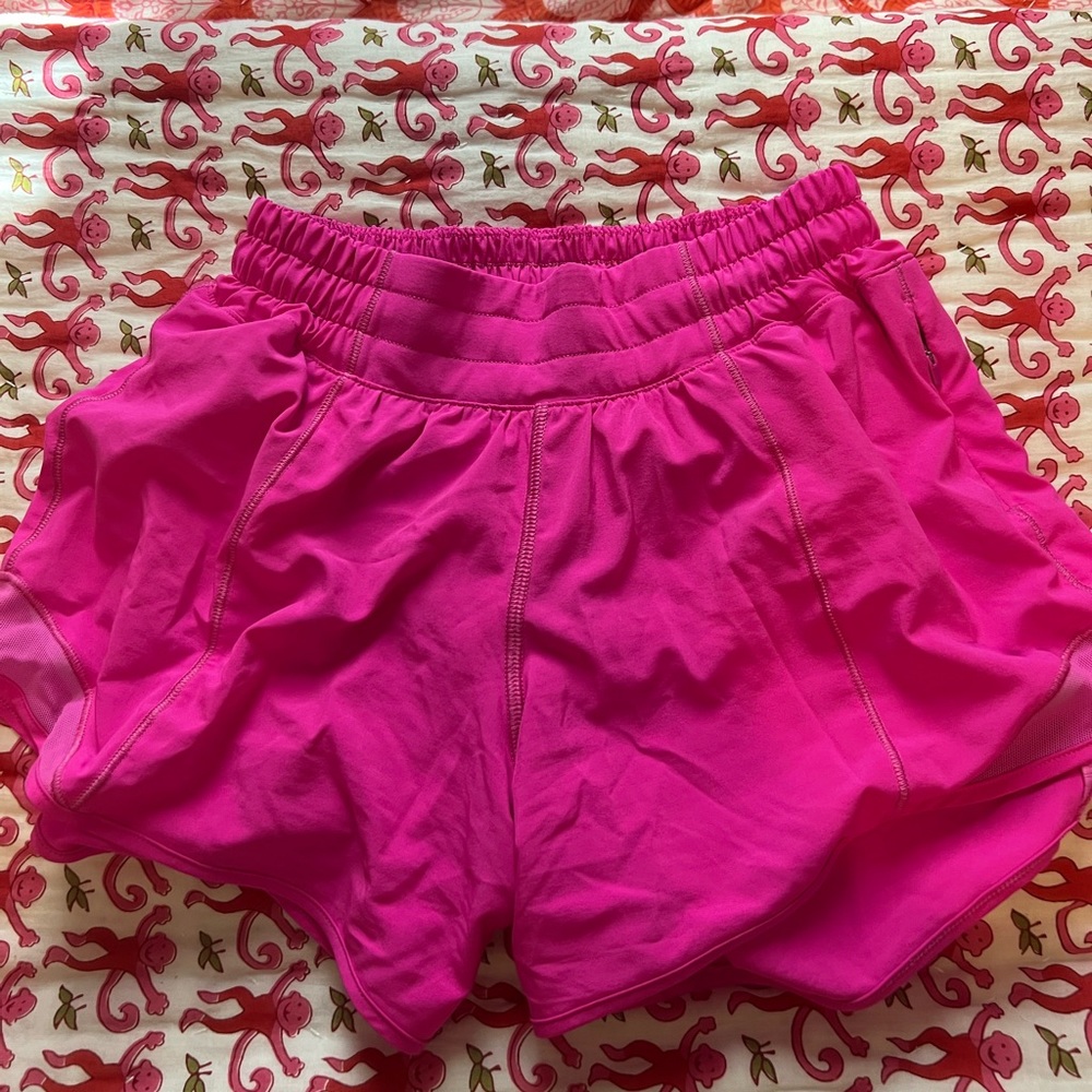 lululemon pow pink hotty hot shorts